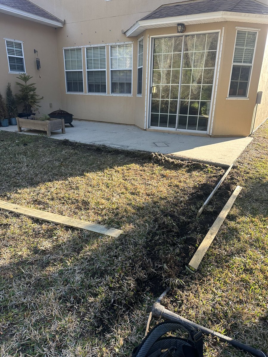 EquityHonest's tweet photo. Jacuzzi slab ready ✔️

Prepped. Formed. Poured. Finished clean.

Need a slab for a hot tub or patio? Let’s build it right.

📞 (904) 505-3930
Sí Hablamos Español

#concrete #jacksonvillefl #contractor https://t.co/OiLFVkDvfH