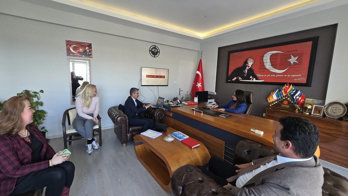 📌 Okul Brifingi
İlçe Millî Eğitim Müdürümüz Sn. Zeynep BAŞDAŞ başkanlığında, Mehmet Seyfi Eraltay Anadolu Lisesinde yürütülen eğitim-öğretim faaliyetleri, mevcut çalışmalar ve planlanan projelere ilişkin değerlendirme toplantısı gerçekleştirildi.
<a href="/tcmeb/">Millî Eğitim Bakanlığı</a> 
<a href="/izmir_ilmem/">İzmir İl Milli Eğitim Müdürlüğü</a>
<a href="/zynpbsds/">Zeynep Başdaş</a>