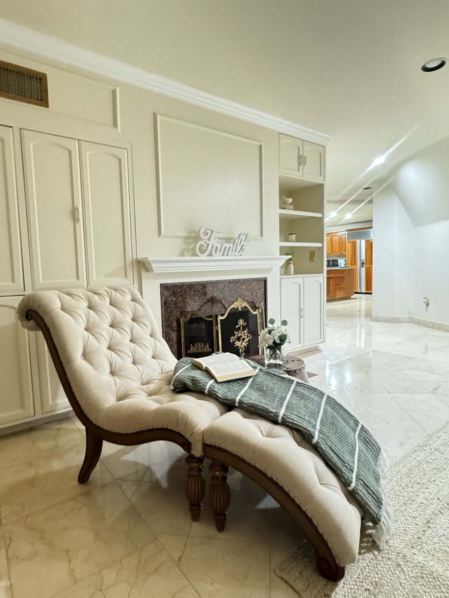 EZsHome's tweet photo. Beautiful over 5600 sqft property in Irvine CA

#homedecor #interiordesign #homeinspo #livingroomdecor 

#homes, #MLS, 
#OCRealEstate,#OrangeCountyRealEstate, #LARealEstate
#LosAngelesRealEstate, #SoCalRealtors, #CaliforniaRealEstate https://t.co/UHY5b0pFB6