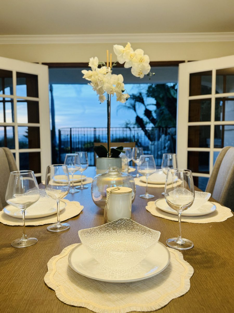 EZsHome's tweet photo. Beautiful over 5600 sqft property in Irvine CA

#homedecor #interiordesign #homeinspo #livingroomdecor 

#homes, #MLS, 
#OCRealEstate,#OrangeCountyRealEstate, #LARealEstate
#LosAngelesRealEstate, #SoCalRealtors, #CaliforniaRealEstate https://t.co/UHY5b0pFB6