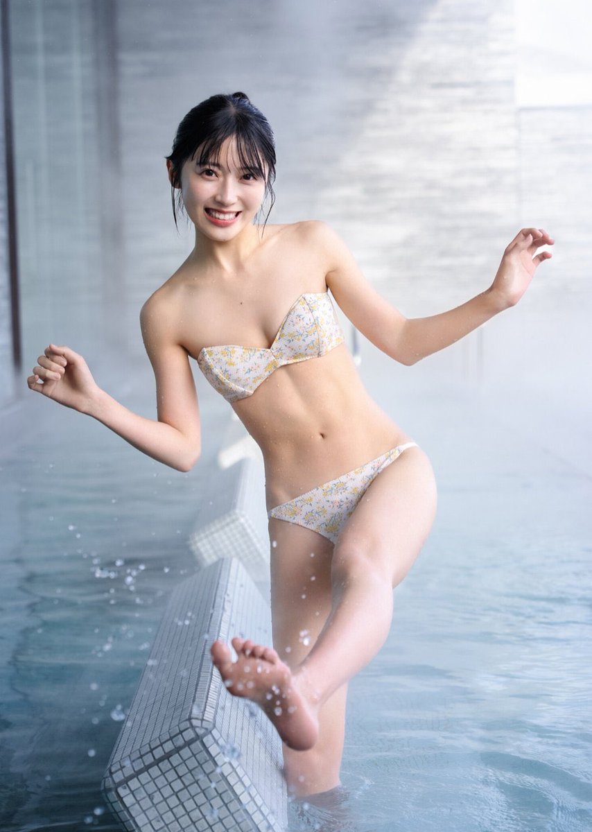 AKB48の佐藤綺星
可愛くて、腹筋も割れてる！