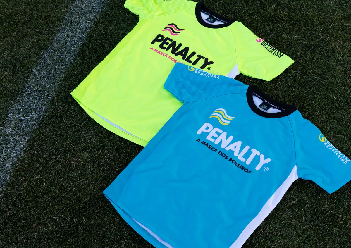 ジュニア用プラクティスシャツ。 70年代ブラジルサッカーの芸術性を