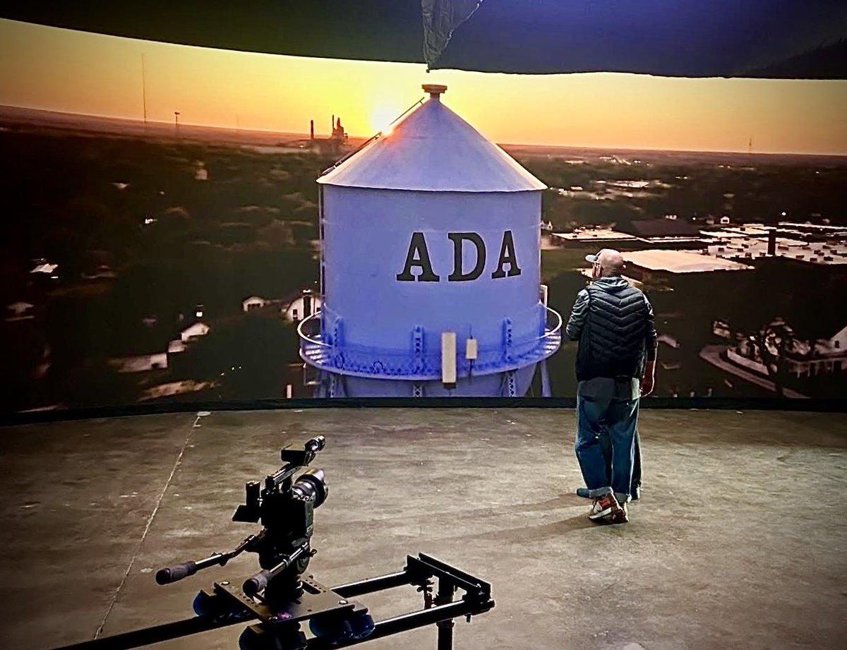 Kelly Kerr tweet media