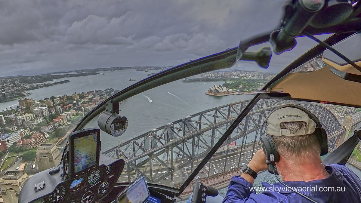SKYview_Aerial's tweet photo. Just a view from my office to yours. #skyviewaerial out not just doing #aerialphotography but #aerialvideography chasing unique vehicles under police escort, across the #sydneyharbourbridge . #notadrone (with special permissions granted) https://t.co/L6RkrkG9I9