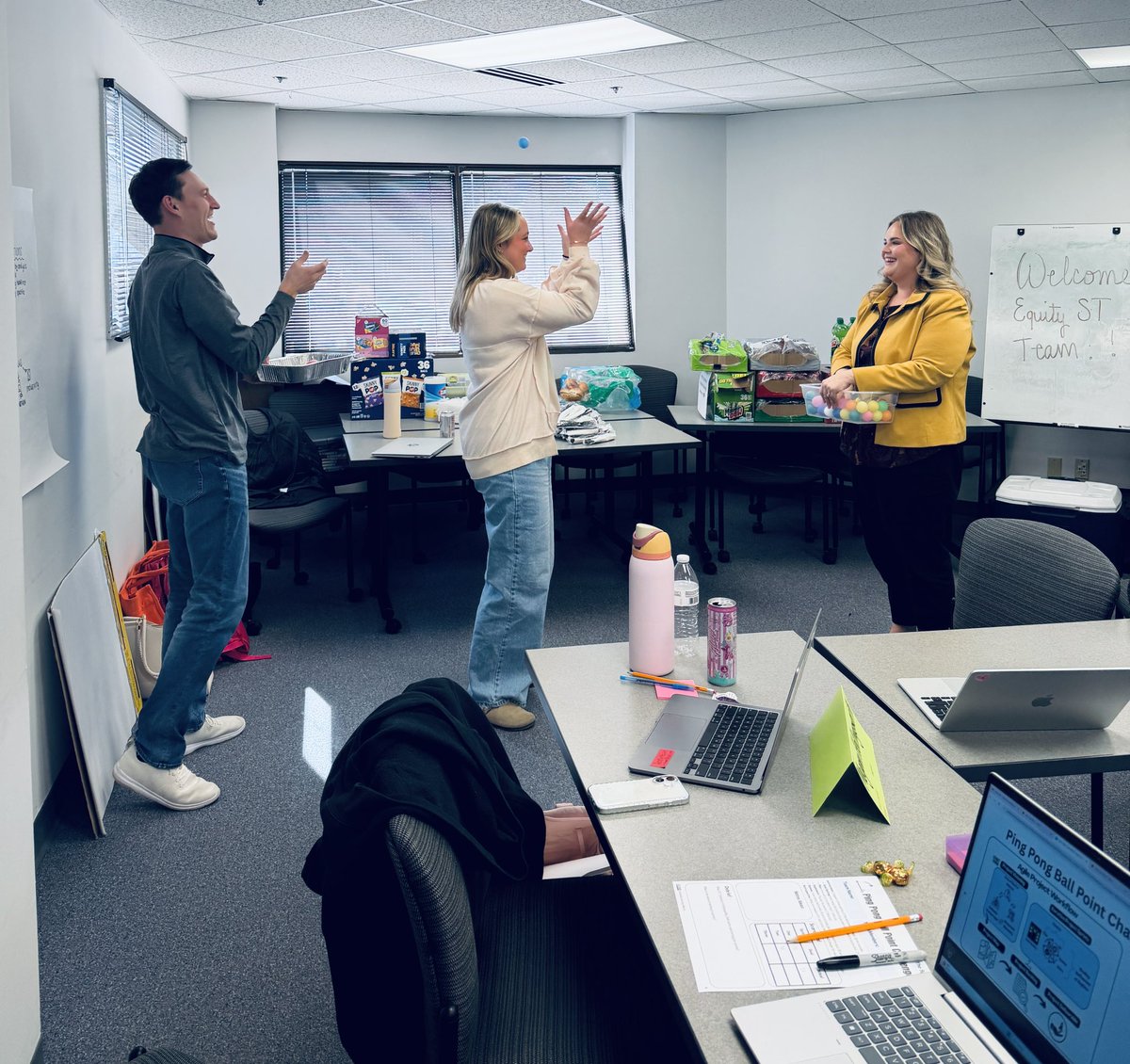 Laura Williams ✨ tweet media