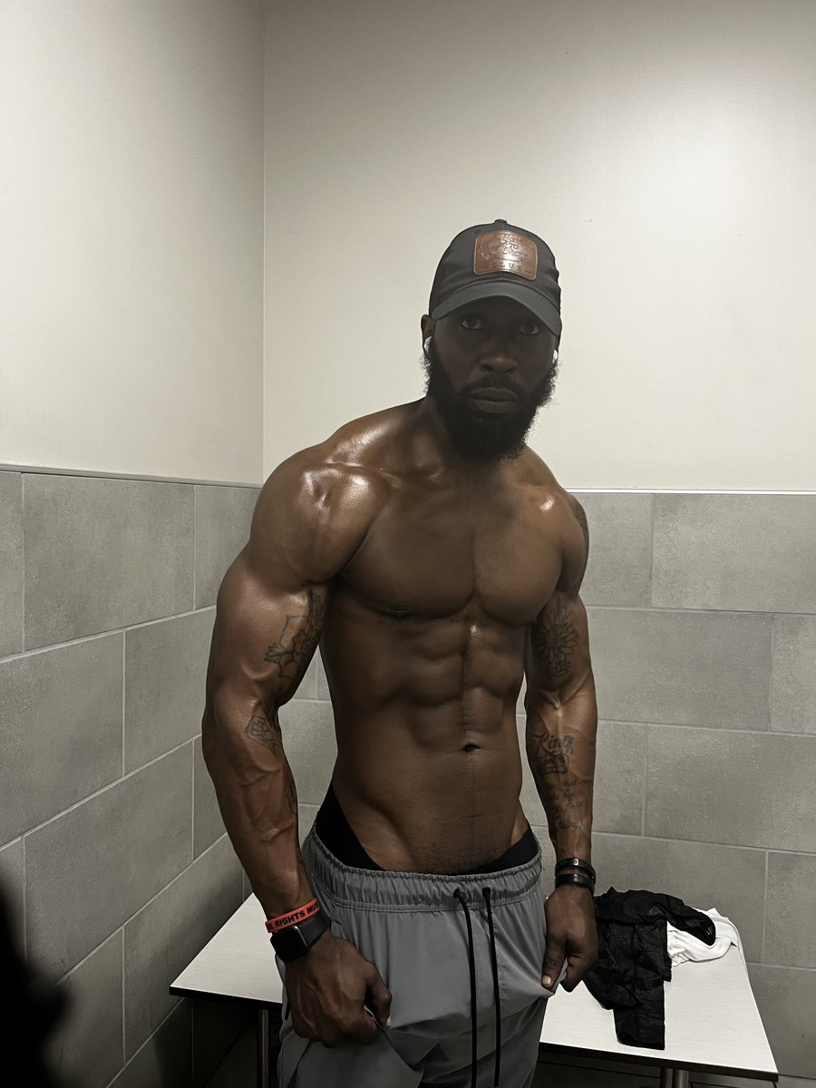 bowenb23king's tweet image. Gym day #personaltrainer