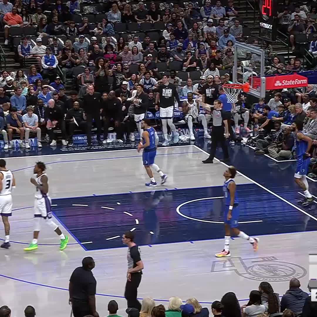 Killian finds Malik under the basket 🔥