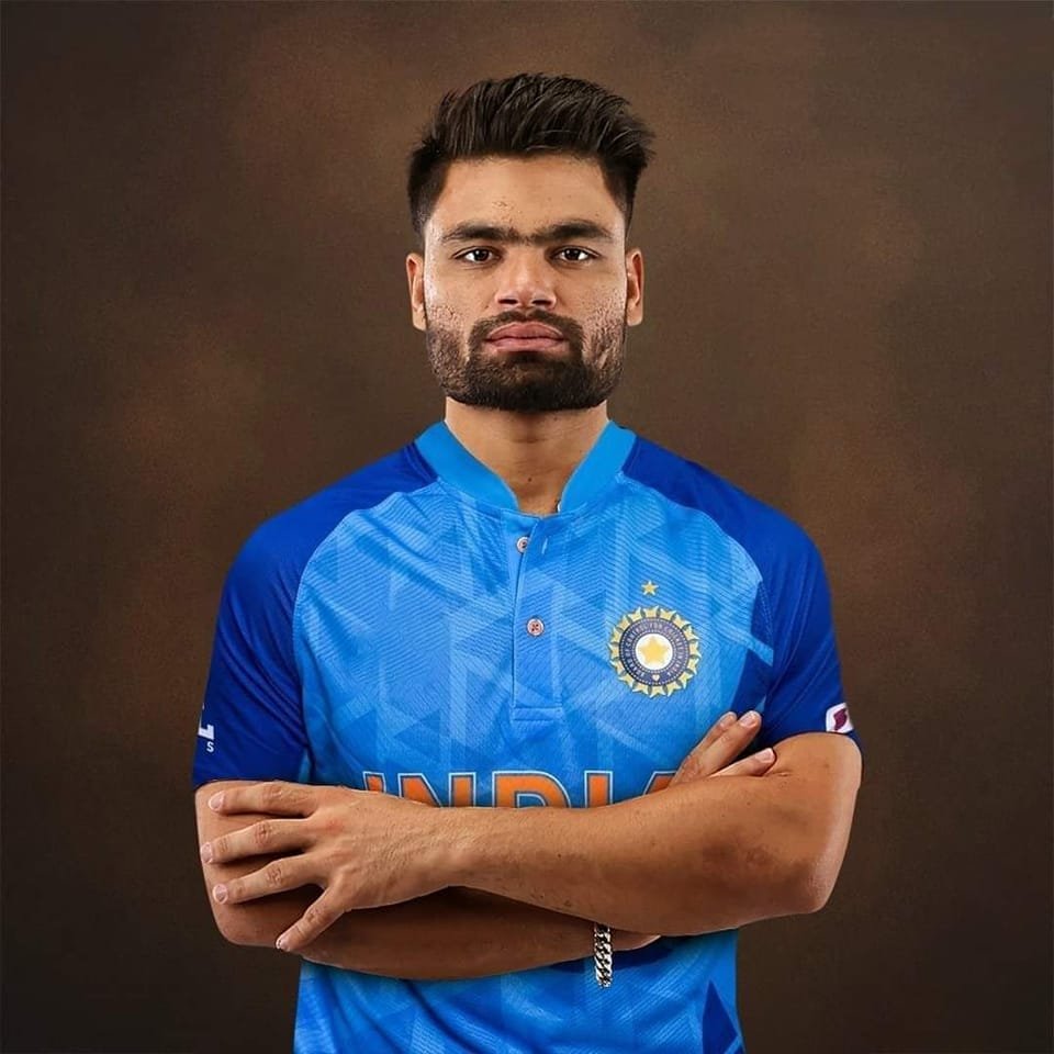 बेहद ही दुखद ख़बर 😢

भारतीय क्रिकेटर रिंकू सिंह के पिता का निधन हो गया है। उन्होंने ग्रेटर नोएडा के यथार्थ हॉस्पिटल में अंतिम सांस ली है। 

रिंकू सिंह से पिता लंबे समय से कैंसर की बीमारी से जूझ रहे थे।

रिंकू सिंह के संघर्ष में उनके पिता ने उनका बहुत साथ दिया था, उनकी मेहनत और