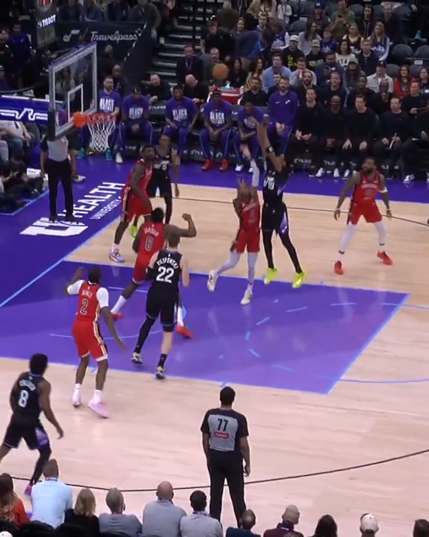 Ace is smooth with the midrange and we're underway 🫡