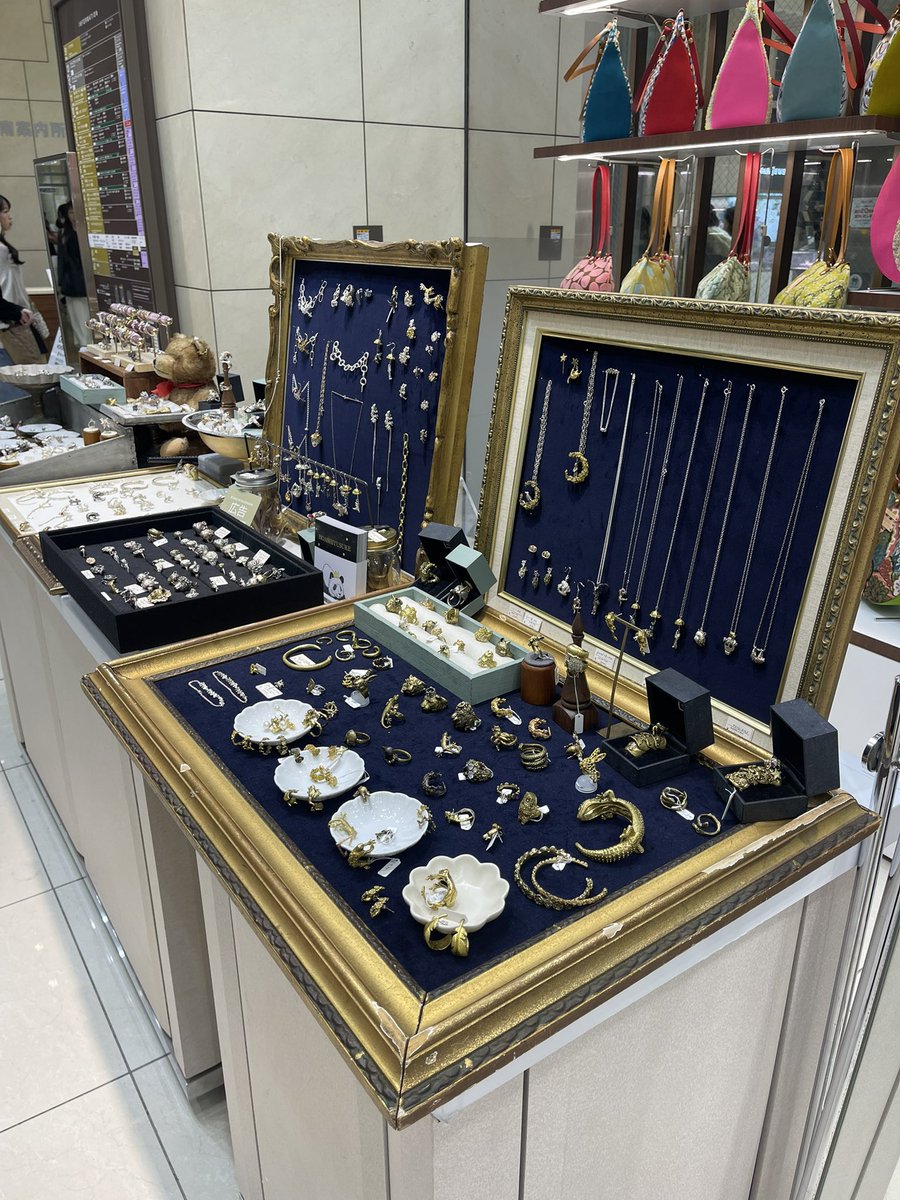 𓃸ジェイアール名古屋高島屋 𝗽𝗼𝗽𝘂𝗽のお知らせ𓃷

場所 名古屋髙島屋𝟭階南ブロック エレベーター前
期間 𝟮/𝟮𝟱-𝟯/𝟯
時間 𝟭𝟬:𝟬𝟬-𝟮𝟬:𝟬𝟬
        (最終日は𝟭𝟵:𝟯𝟬まで)

よしなにー！！