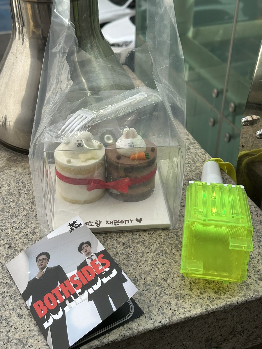 260227 #NCTJNJM 엔시티제노재민 
뮤직뱅크 역조공

케이크🍰