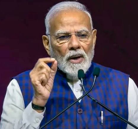 mktyaggi's tweet photo. सामान्य वर्ग के लिए मोदी जी के तोहफे..

1. फीस सबसे ज्यादा ली जाती है
2. पात्रता की उम्र सबसे कम रखी जाती है
3.  सबसे कम रखे जाते हैं
4. ये दूसरे वर्ग के खाली पद नहीं ले सकते
5. इनके खाली पद सभी ले सकते हैं
6. इनका कटऑफ सबसे ज्यादा रखा जाता है
7. अवसरों की संख्या सबसे कम है
8. सामान्य वर्ग के लिए कोचिंग उपलब्ध नहीं है, जबकि अन्य सभी वर्गों के लिए है
9. UGC और हाइड्रोसेल एक्ट के माध्यम से दबाव बनाकर रखा जाता है

हर हर मोदी