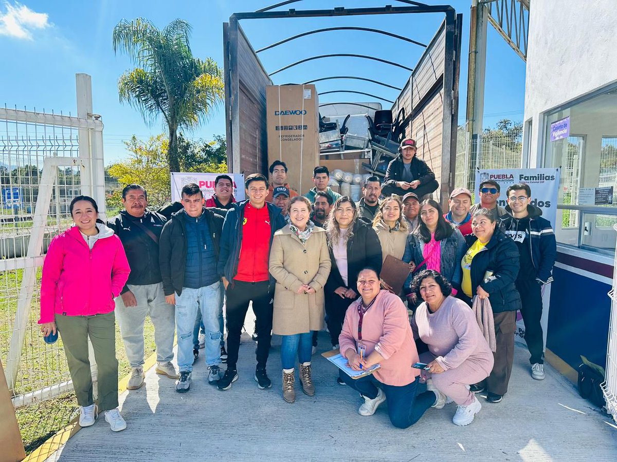 APOYOS DEL SEDIF IMPULSAN PERMANENTE BIENESTAR DE FAMILIAS POBLANAS <a href="/armentapuebla_/">Alejandro Armenta</a> <a href="/Gob_Puebla/">Gobierno de Puebla</a>

A través del programa de obra comunitaria, proyectos y servicios elevan calidad de vida en localidades y municipios de toda la entidad.