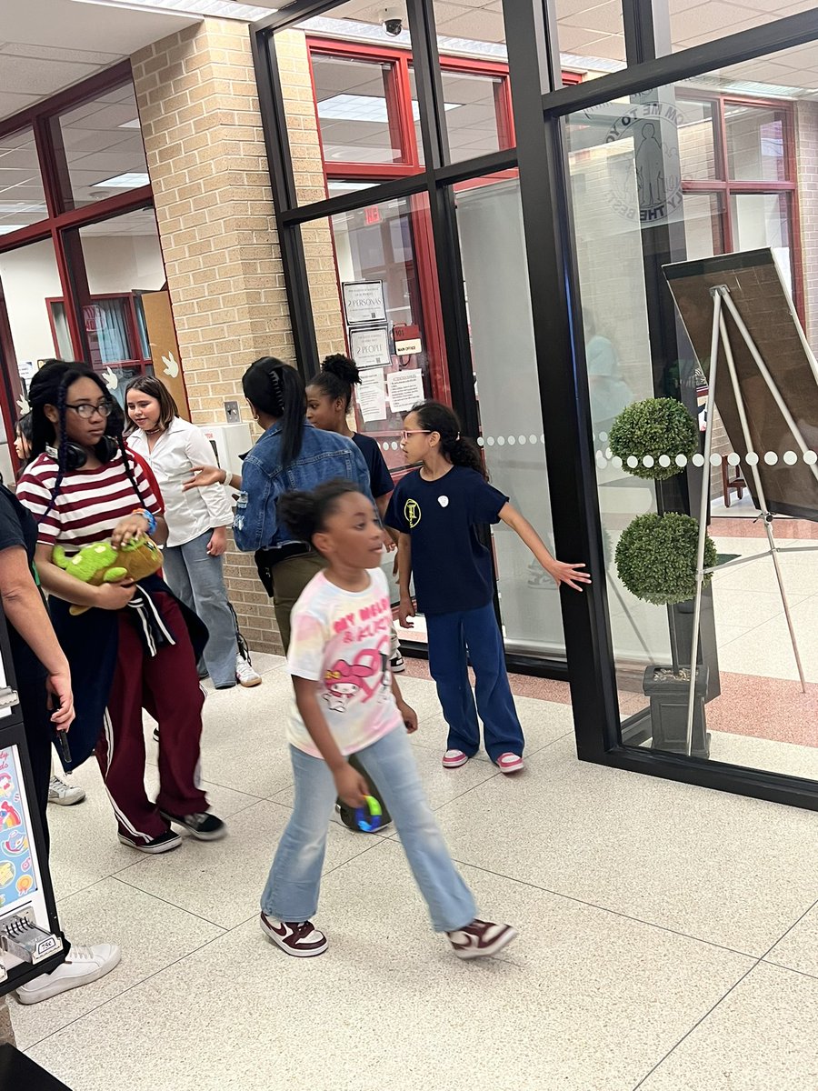 Ms. Castellon M.Ed. tweet media