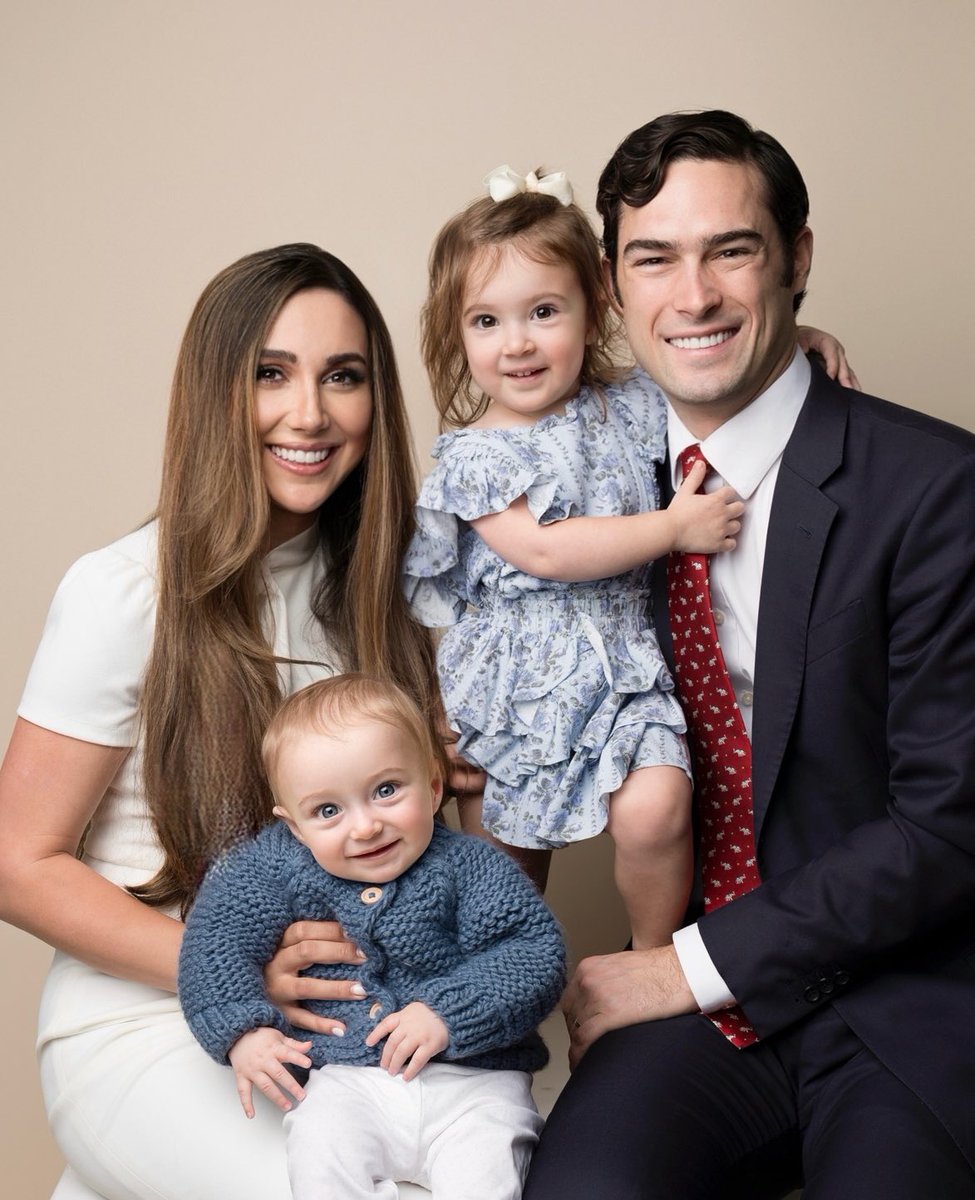 Danielle Gill tweet media