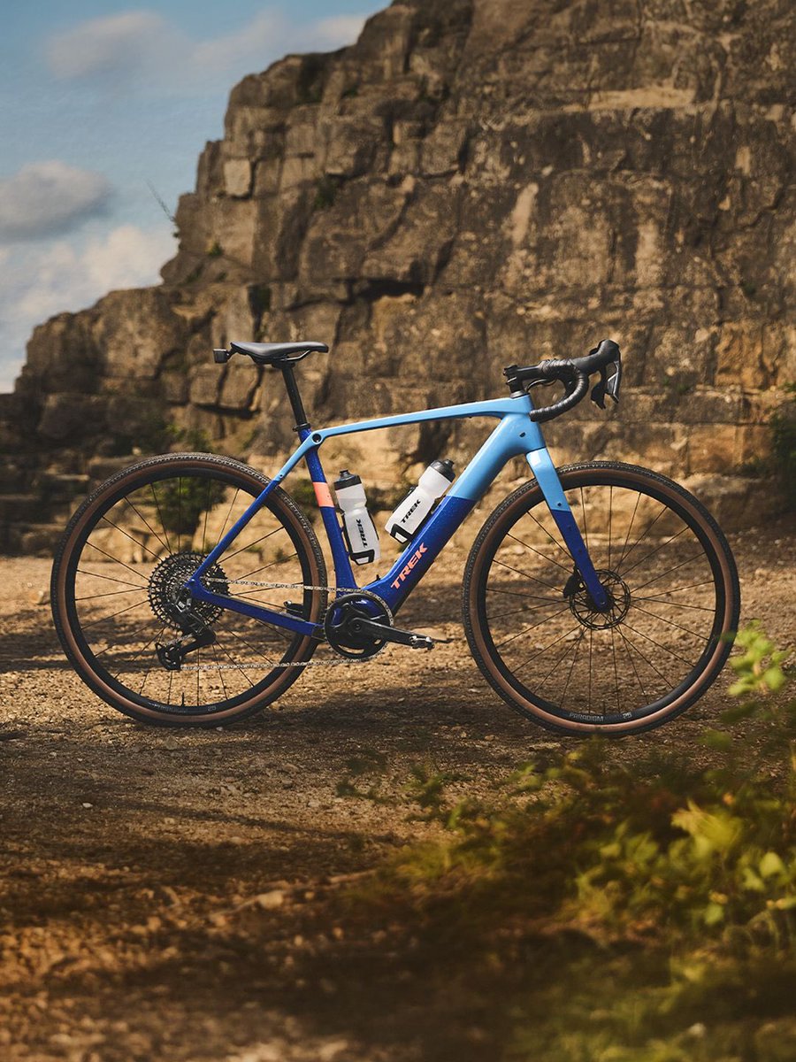 LORO_KOMAZAWA's tweet photo. 【新製品】CheckPoint+ SL5 登場🚴♂️⚡
Trekの大人気グラベル「Checkpoint」に、軽量eアシストモデルが追加!
TQモーター搭載で、登りも向かい風もラクに走れる✨
“距離も坂も楽しめる”新世代e-グラベル、CheckPoint+ SL5。
これは試す価値あり。
#TREK #CheckpointSL5 #eグラベル #新製品 https://t.co/7GLmkhNXE1