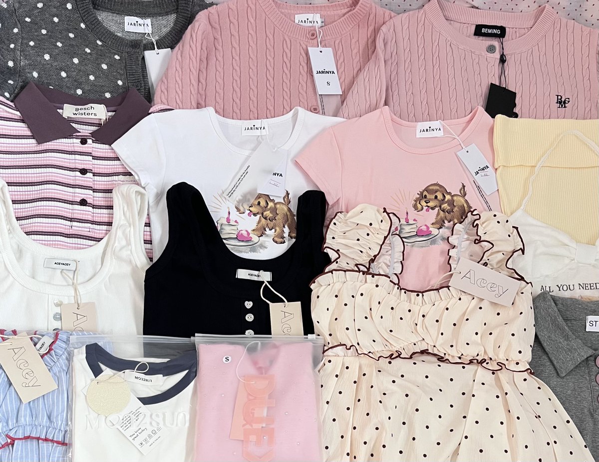 lily_alindaXIV's tweet photo. ♡  ส่งต่อเสื้อผ้า มีเยอะกว่าในรูปค้าบ🍧 𓈒 
💬 ลงวันนี้ 27/02˖ ･ 20:00 น.

𓈒 * ﹆ รี+ปัก+ฟอล ลด 5 ค่าส่ง 40฿🎀

#โล๊ะตู้เสื้อผ้า #ส่งต่อเสื้อผ้า #ส่งต่อเสื้อผ้ามือสอง #เสื้อผ้ามือหนึ่ง #ส่งต่อราคาถูก #ส่งต่อstylist #stylist #ส่งต่อcintage #cintage #vghbkk #bemingbkk https://t.co/PtwOYV8jLn