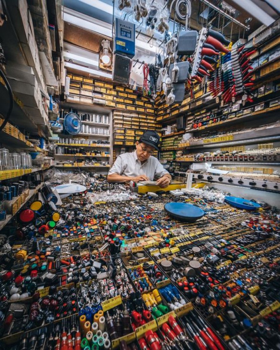 RossRadio tweet media