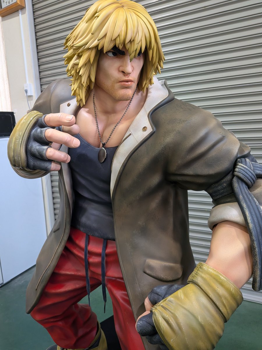 KEN's 1/1 scale statue! Great quality😉 Details coming soon. We'll meet in Osaka!ケンさんの立像！かっこ良すぎる✌️アレグロさん<a href="/ArregroArt/">造形会社アレグロ</a>いつもありがとうございます🙏ケンさんには大阪で会えるかも👀
