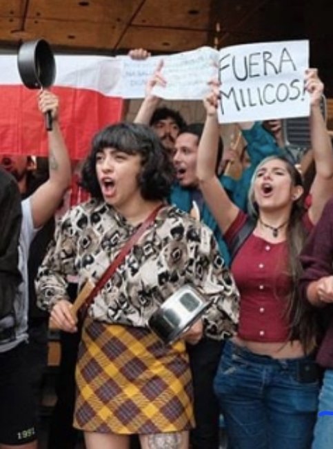 valwood's tweet photo. @edmundog190 @monlaferte Esto no fue gratis, quién financió a #MonLaFlaite? Octubrista, zurda, latera. Parte fundamental del estallido delictual, ni perdón ni olvido a Monserrat Bustamante. https://t.co/p2BHFvyA2C