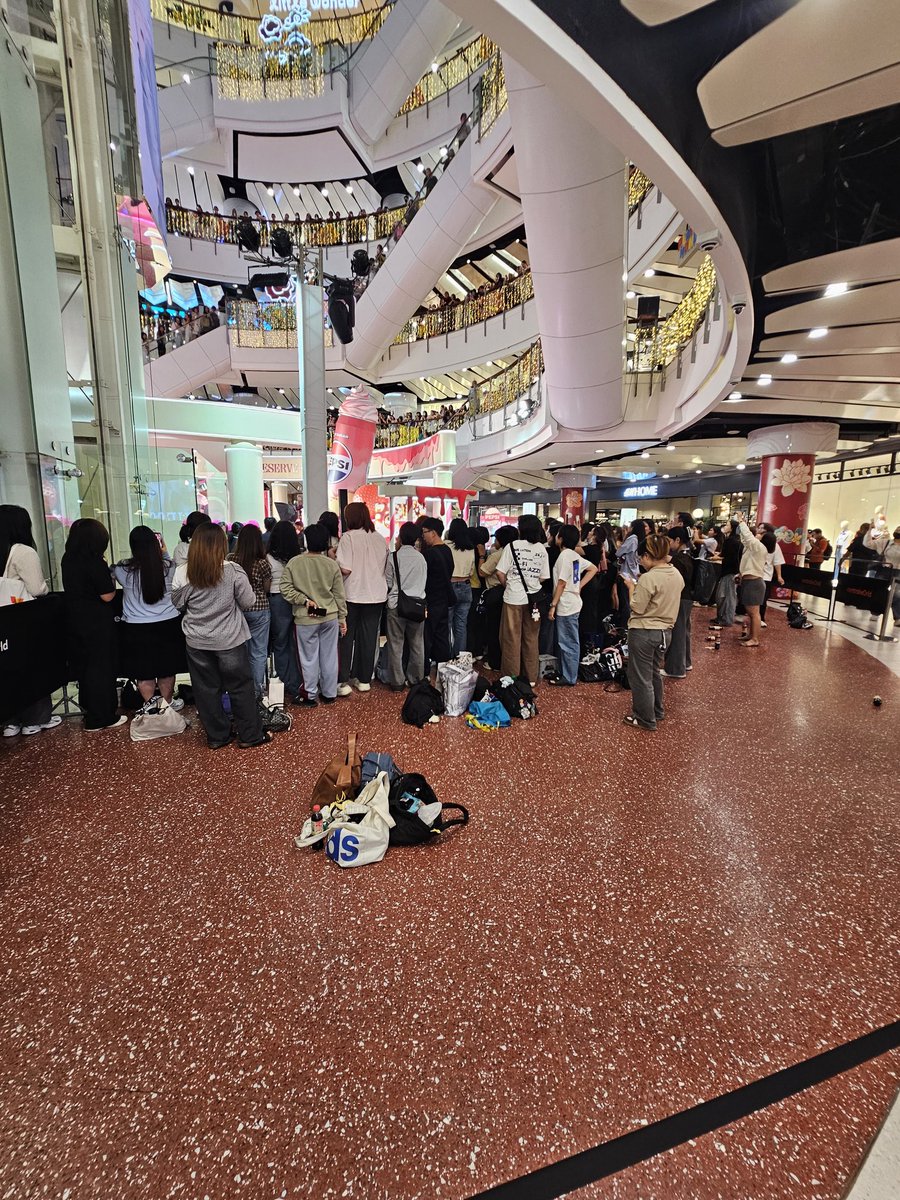 ที่เหลือขนาดนี้อะพี่ อีงาน มึงบ้าปะ