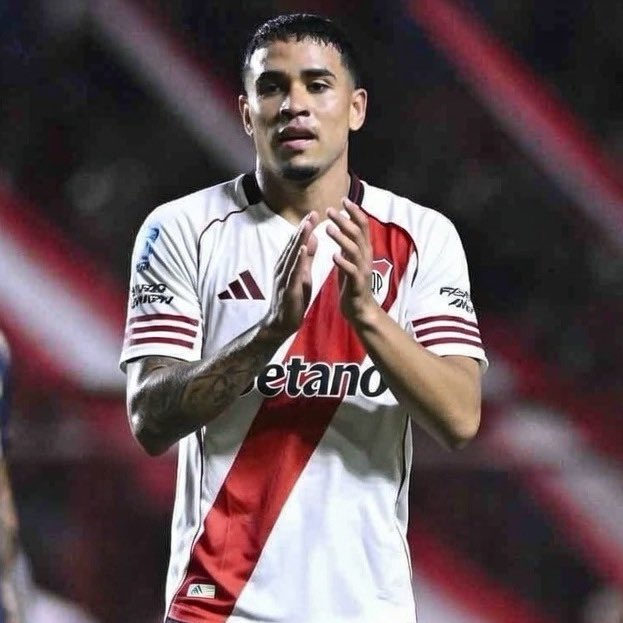 Hoy Kendry Páez mostró, hasta ahora, sus mejores minutos en <a href="/RiverPlate/">River Plate</a>. Hace días se decía que podía estar meses lesionado, después que serían semanas. Y terminó jugando prácticamente de un partido al otro.

Kendry ingresó al minuto 62, mostró criterio y calidad, entendiéndose