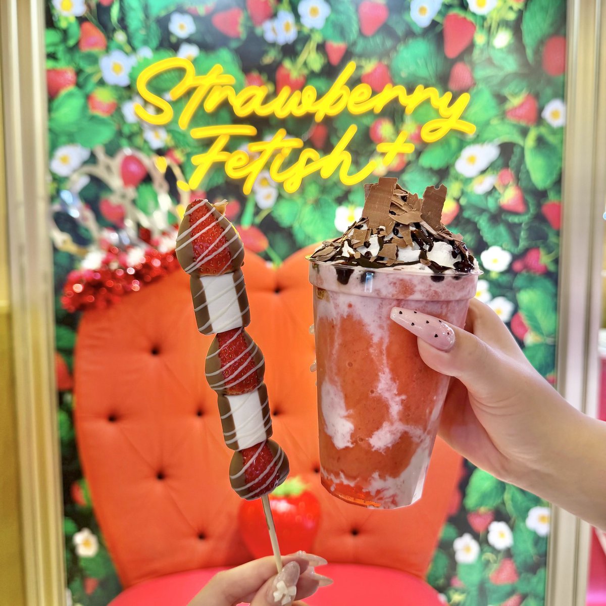 🤍🍓Strawberry Fetish+ リニューアルオープン🍓🤍 / 大人気のいちご飴