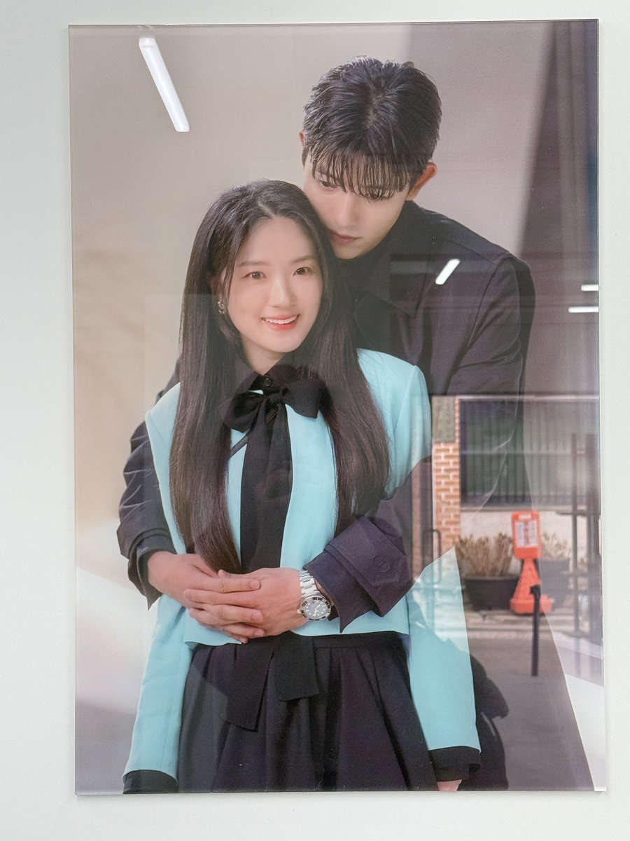 annyeongitsbie's tweet photo. Hyeyoon Moni 😖🩷

#오늘부터인간입니다만팝업 #NoTailToTellPopUp #김혜윤 #로몬 #KIMHYEYOON #LOMON #POPUP https://t.co/wk9AY9YQB9