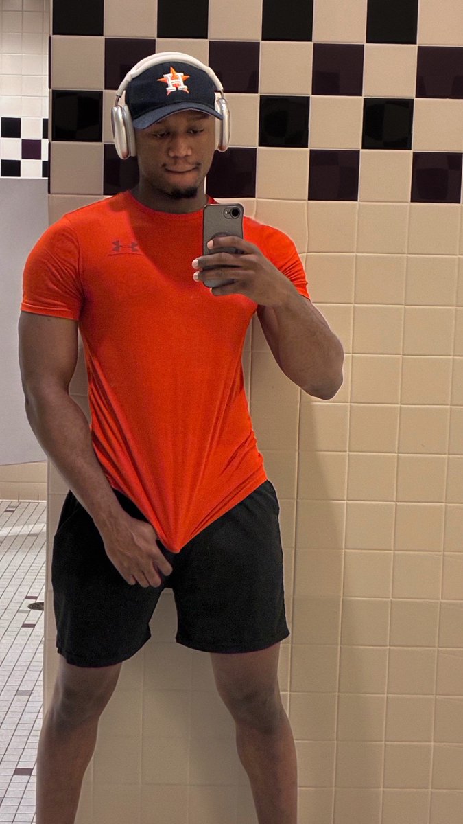 High/ Drunk Thoughts 😆 tweet media