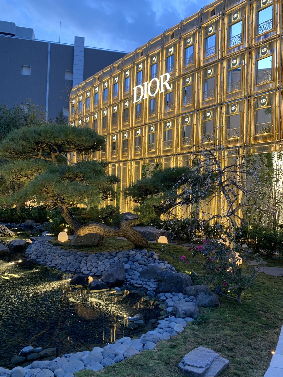 345_interior's tweet photo. 少し前にオープンしたディオールバンブーパビリオン視察👀
日本庭園と壁面天井の和紙仕上げが圧巻で、和洋折衷の美しさを放つ幻想的な空間でした。 https://t.co/qieAOUHtKK