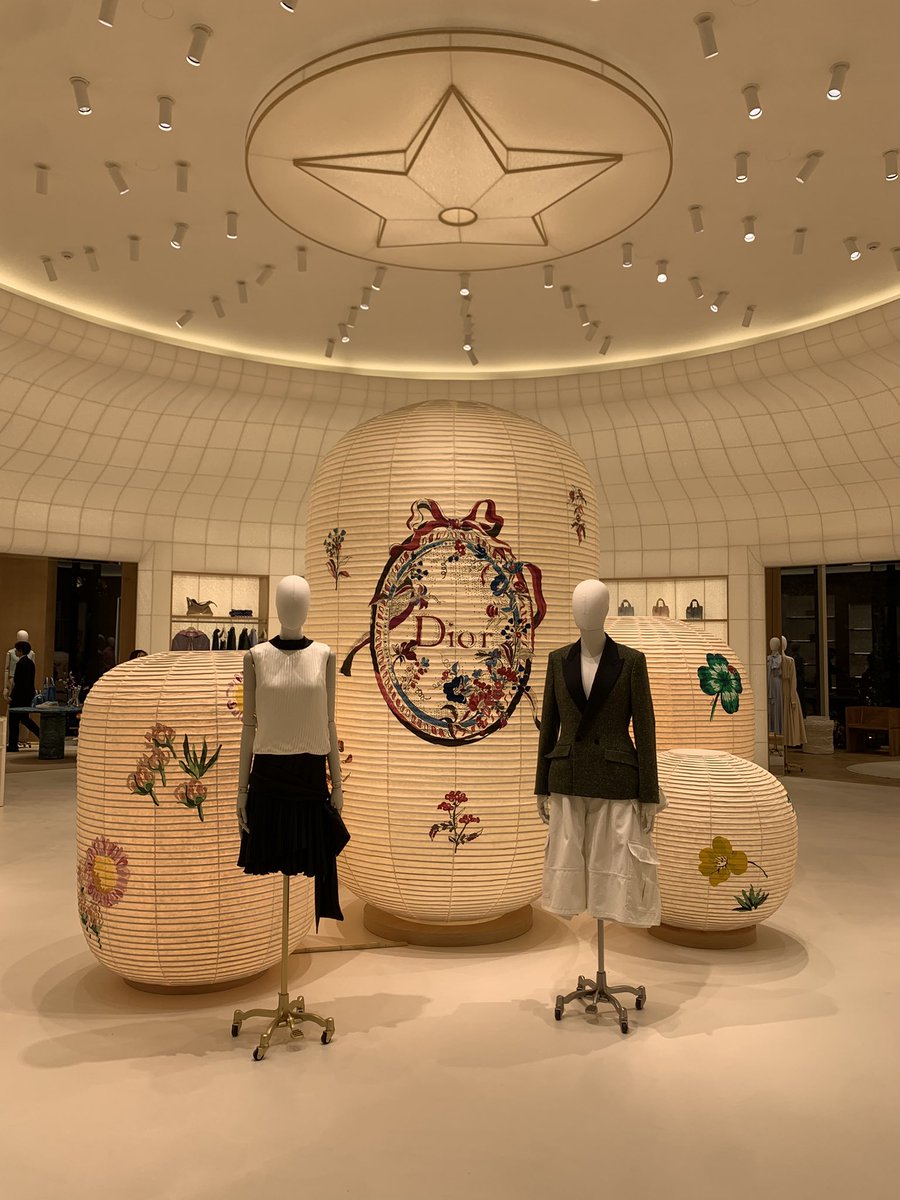 345_interior's tweet photo. 少し前にオープンしたディオールバンブーパビリオン視察👀
日本庭園と壁面天井の和紙仕上げが圧巻で、和洋折衷の美しさを放つ幻想的な空間でした。 https://t.co/qieAOUHtKK