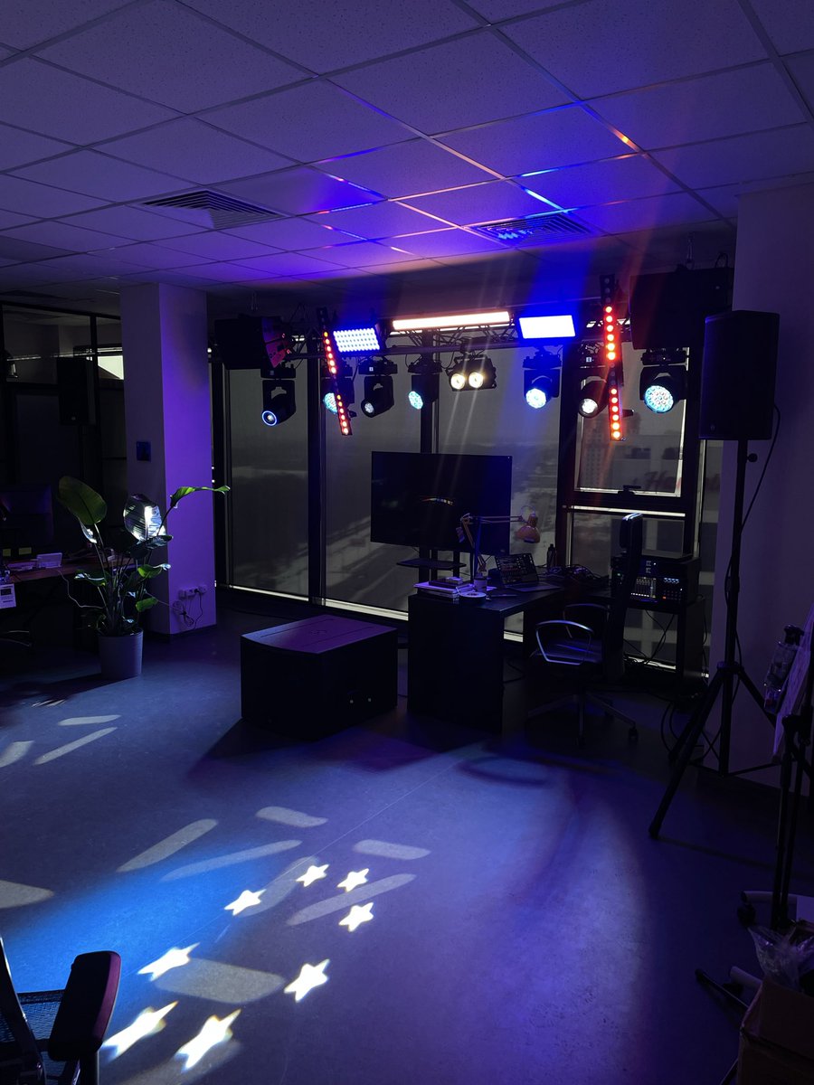 SHEHDS_Stage's tweet image. ✨ A Glimpse Inside the Shehds Showroom 
Our stage light, all in one space.
Easy to control. Effortless to adjust. Absolutely stunning in action.

🎬 Real showroom setup by our client in Belarus — thank you for sharing this with us!
#stagelight #shehds #djlight #event #beamlight