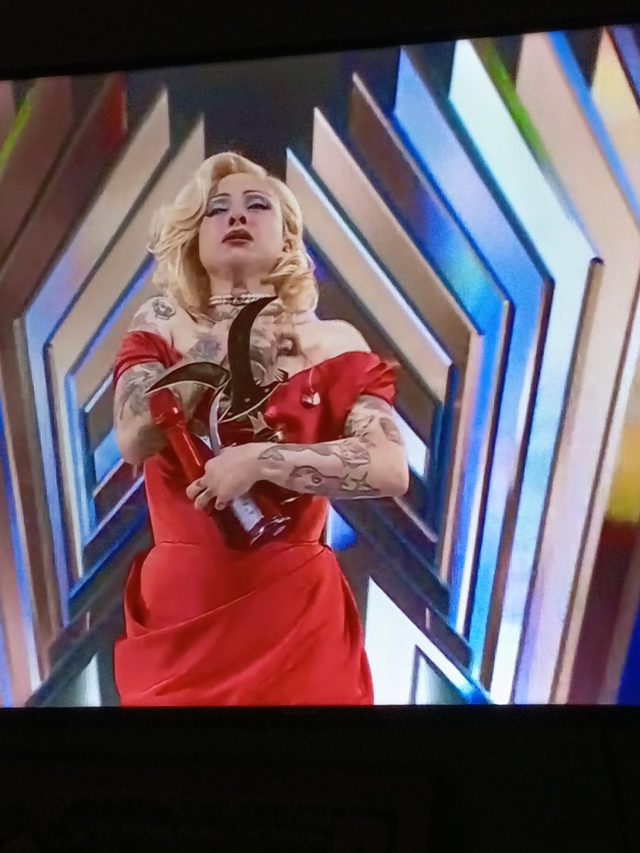 Ahí Está La Comunista
 La Gran Mon Laferte Amada Respetada  A nivel Internacional  #MonLaferte