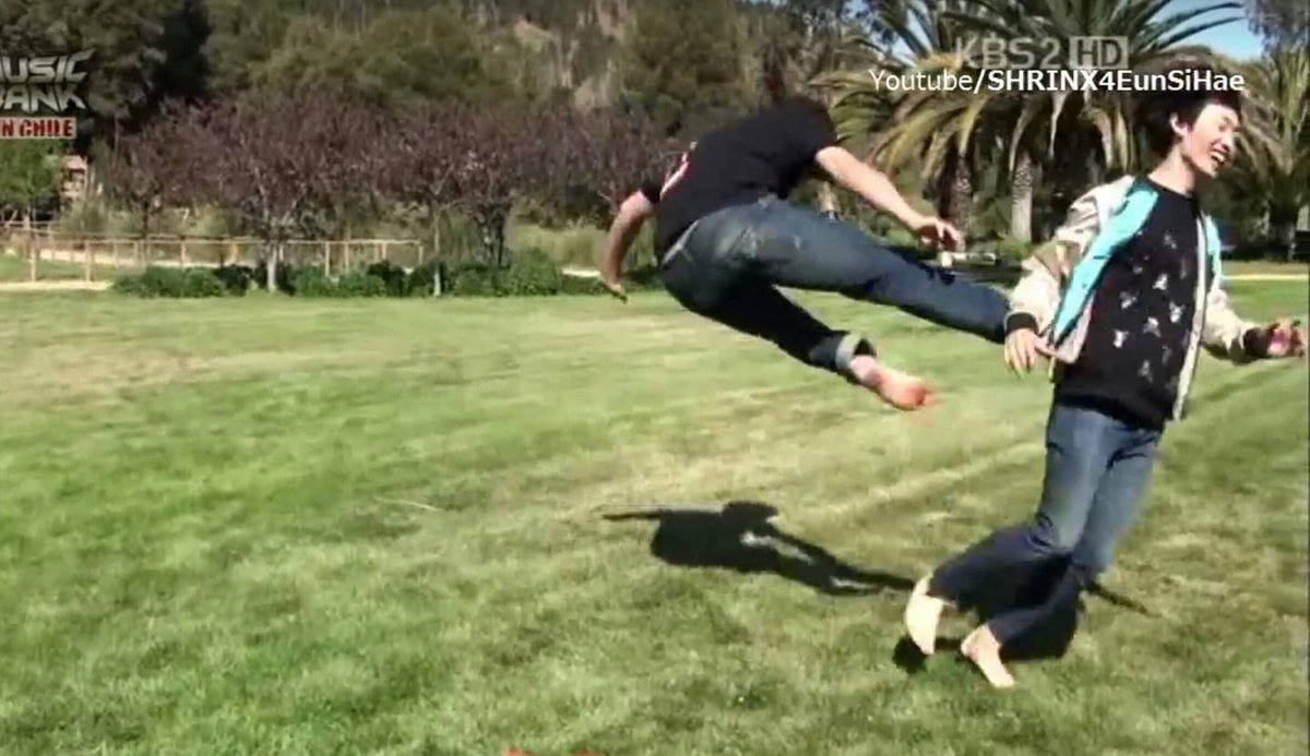 mon laferte tenía la oportunidad de pegarle una patá en la raja a rafael araneda arriba del escenario #viña2026