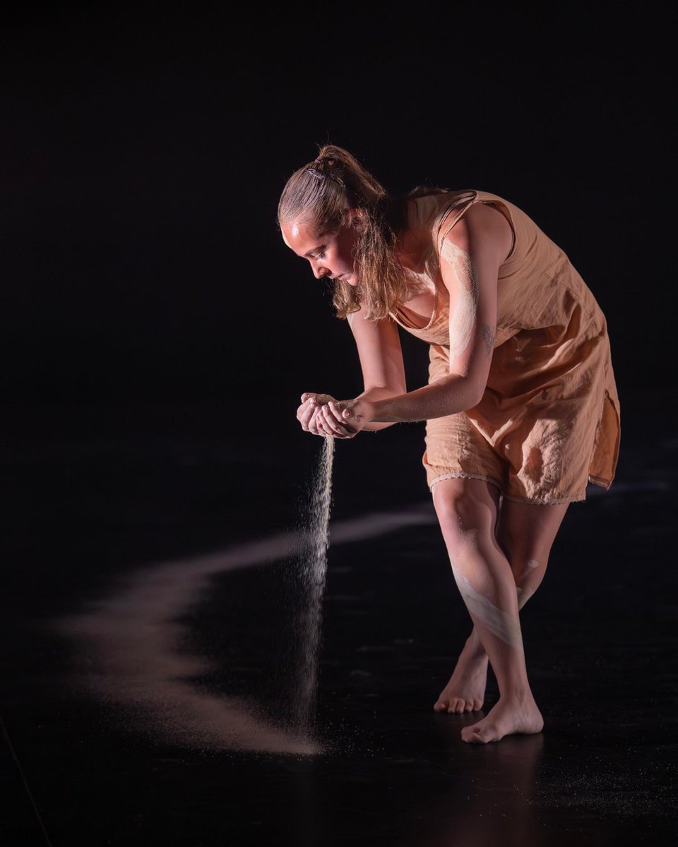 Create NSW tweet media