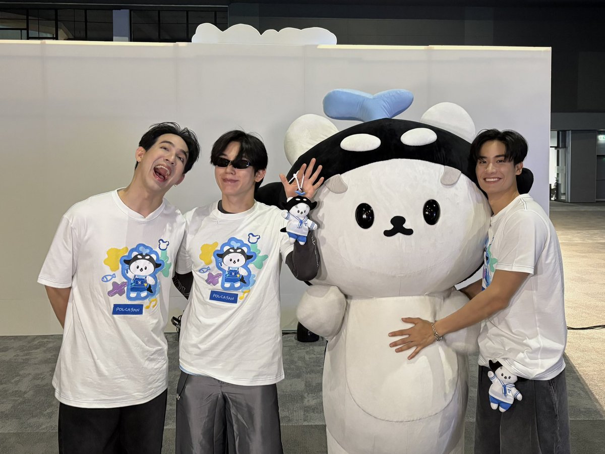 [LIVE] บุกหลังเวทีเช็กความพร้อมกับ “เต-นิว” และ “โพก้าซัง” #PolcaFamMeetingLIVE 🐳🐻‍❄️

Instagram : instagram.com/gmmtv/live/178…

 ‘POLCA FAM MEETING’ 🐳🐻‍❄️ #PolcaFamMeeting

SEE YOU ON 28 FEBRUARY-1 MARCH 2026 | Union Hall, Union Mall

Buy Tickets 👉🏻shorturl.asia/MbUNJ

#GMMTV