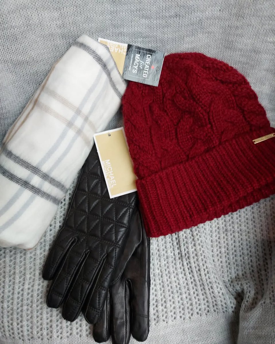 Waterfront_KE's tweet image. Rainy mornings and chilly evenings call for the right essentials. Wrap up in a soft scarf, slip on your warm gloves, and step out feeling snug and stylish no matter the weather.
Stay warm. Stay ready. Own the season with @kalaapparelke!

#RainySeasonReady #StayWarm #CozyLayers