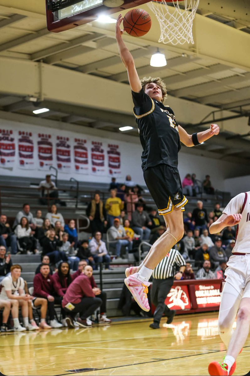 Husky Hoops tweet media