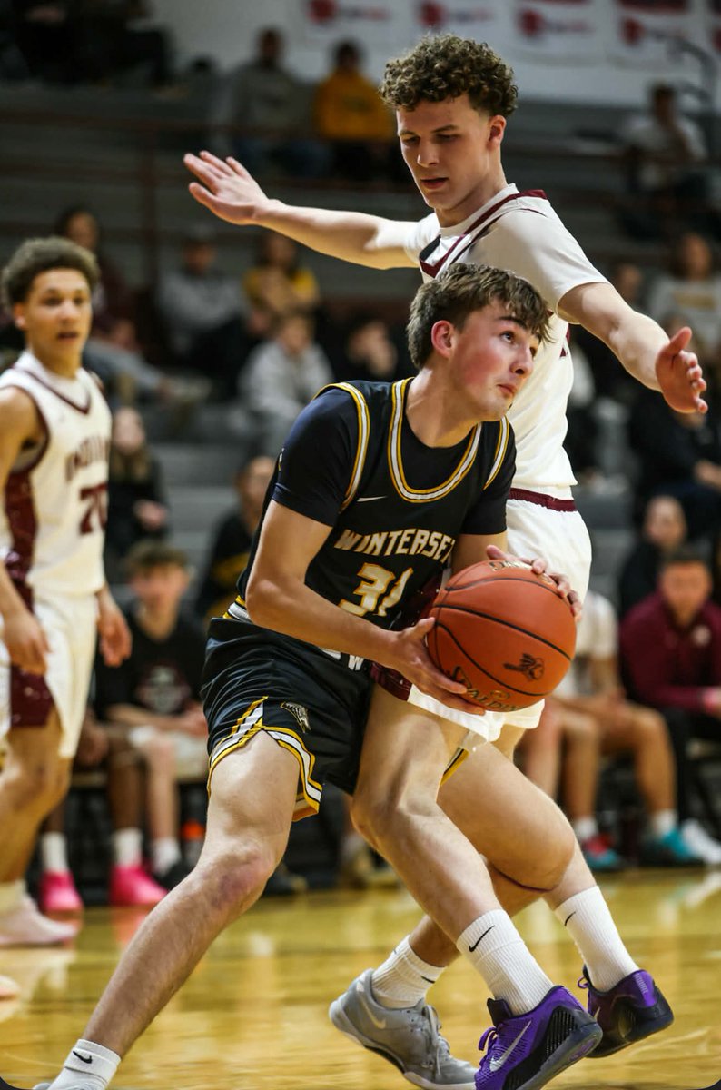 Husky Hoops tweet media