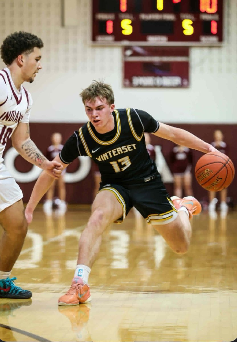 Husky Hoops tweet media