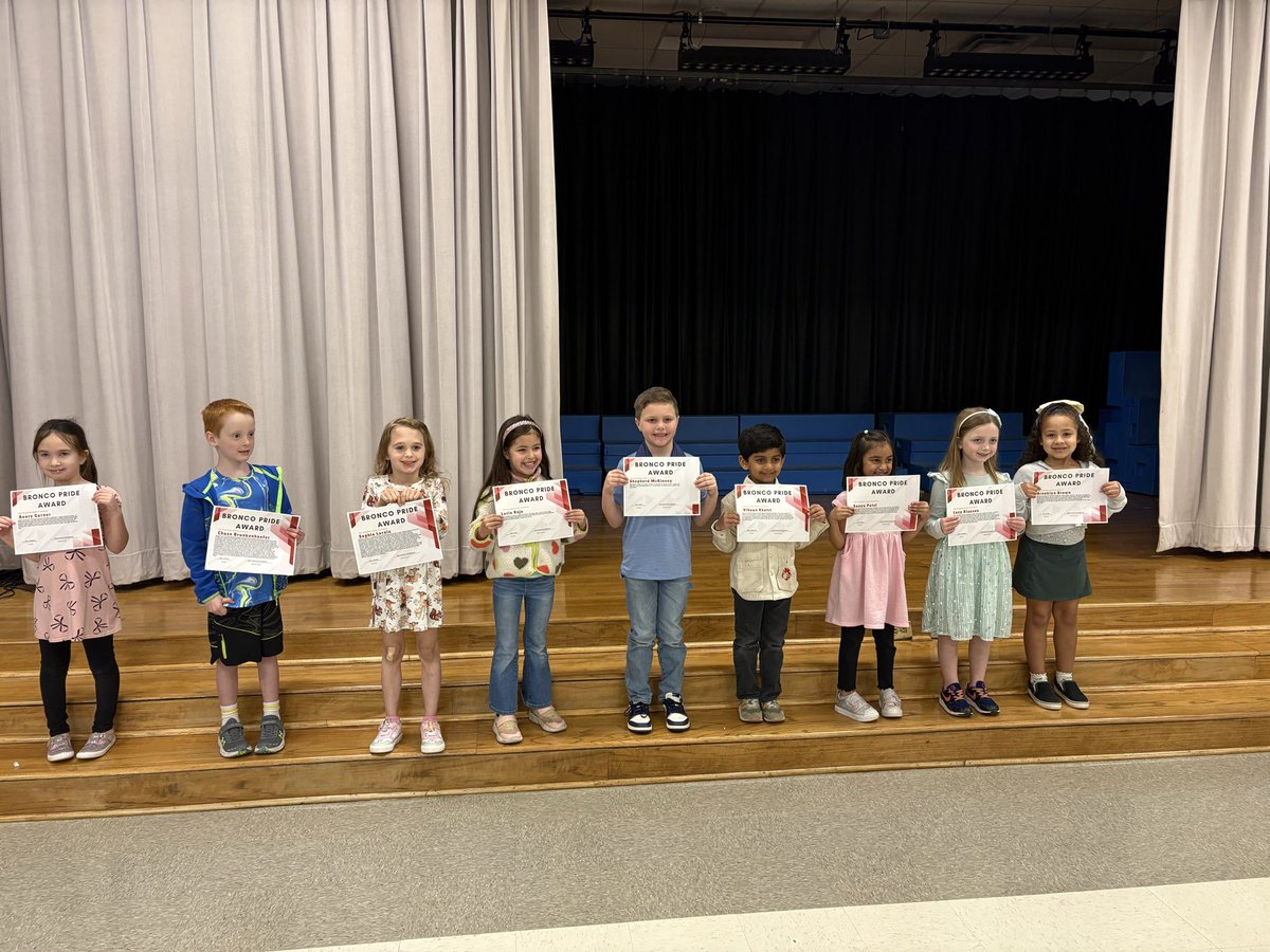 _AdamsC's tweet photo. Bronco PRIDE Character Leaders! 
#theresnoplacelikebridlewood #LISD https://t.co/UJtDd4h2es