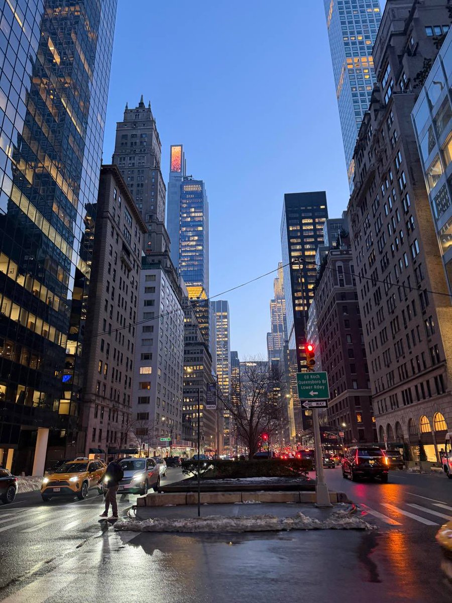 yuechu171's tweet photo. Champagne tones, clean lines, steady hands. I design structures outside and structure my calm inside.
Personal motto: Strength doesn’t need to be loud.
#DesignMind #SurveyorLife #CalmPower #ModernGentleman #Lifestyle https://t.co/2MQnkTzgcx