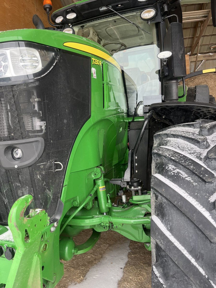 BryanSmithAg's tweet photo. Fresh trade 🚜🚜
2018 JD 7230R w/ 1800 hrs
Singles, front hitch and PTO 
5 remotes. 50 K IVT 

Ballpark of $254,495 CND or $186,495 usd 

Will be available soon, reach out for more details. RT appreciated #HJV #OntAg https://t.co/x2qIXoKhFd