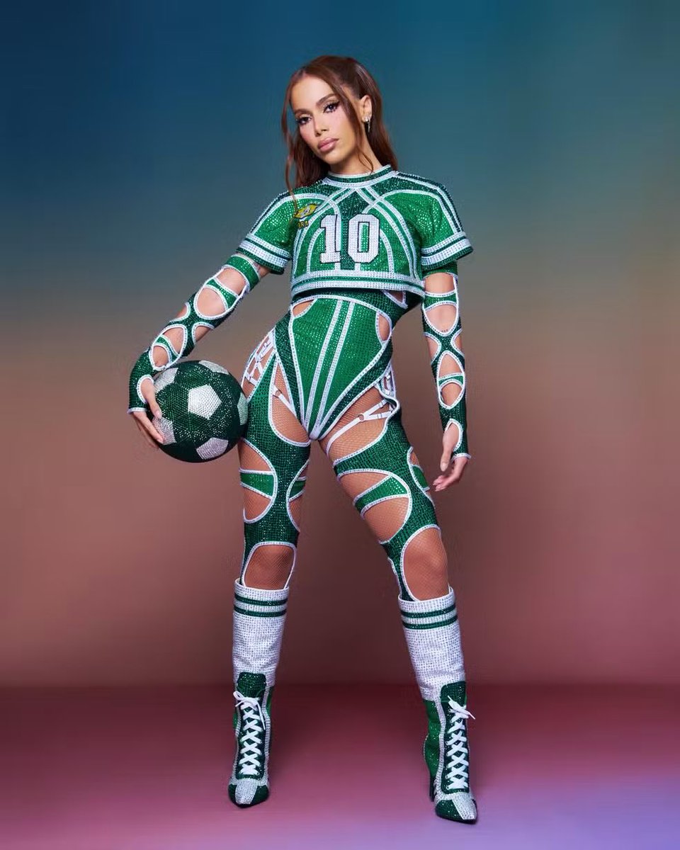 mdrfabio's tweet photo. Anitta, te amooooo 
❤️❤️❤️❤️ https://t.co/UgMLuVblkw