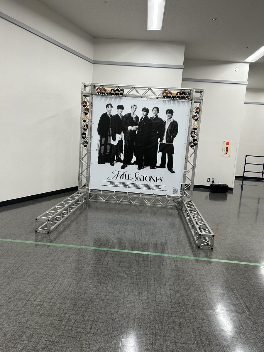 拡散希望！

グッズ売り場出口のフォトブースに
ぬいのズボンが落ちてました！

だれがのぬいすっぽんぽんじゃないですかー！！