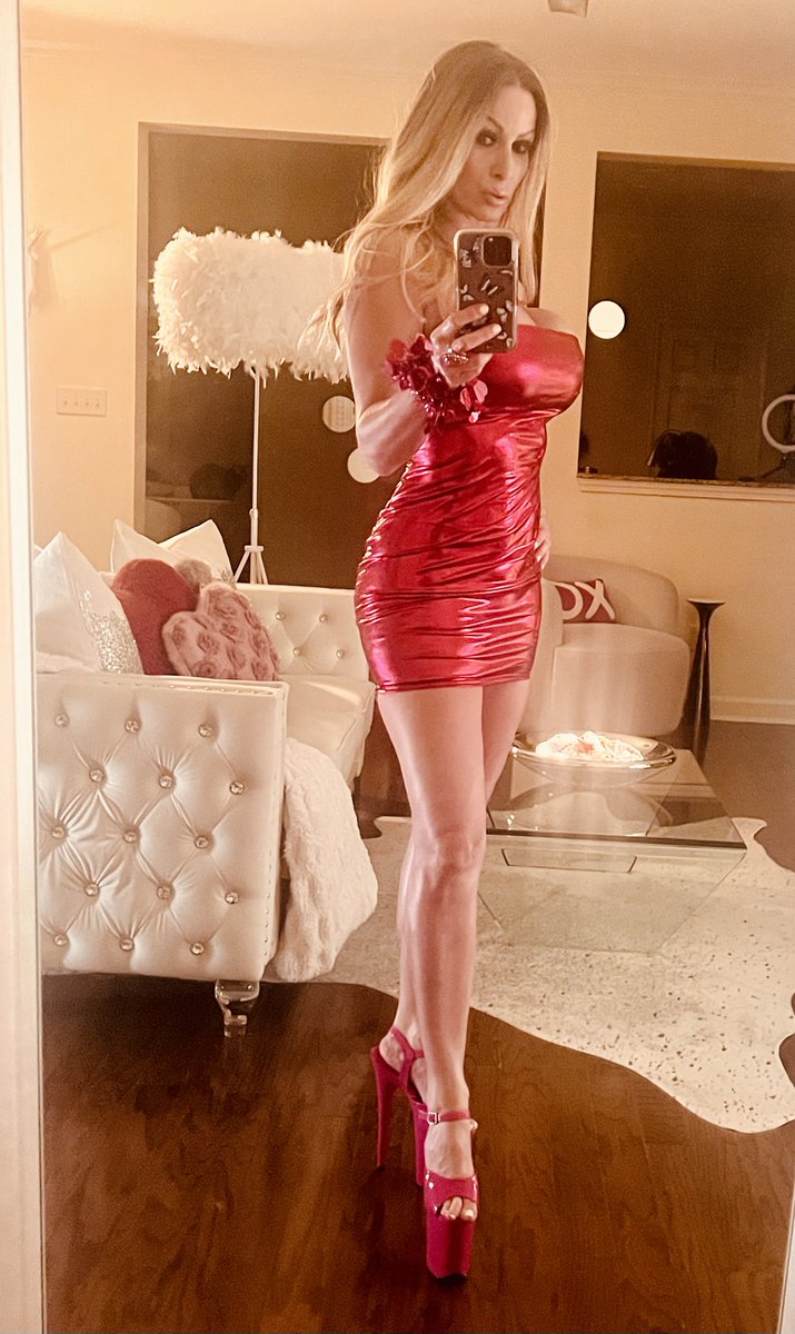 FemBOMB💋 tweet media