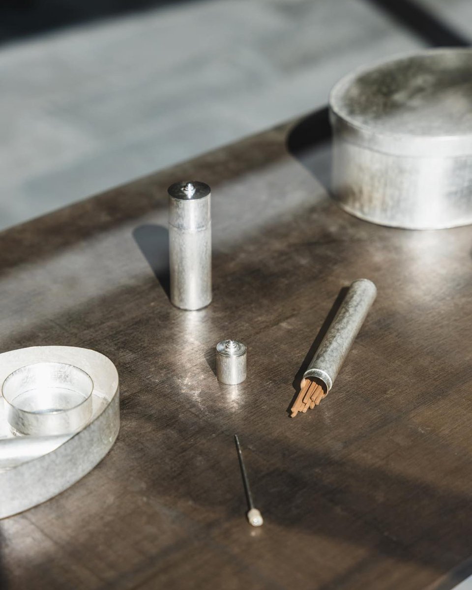 3/2(月)まで、HIN青山にて、金工作家・鎌田奈穂による個展を、開催し