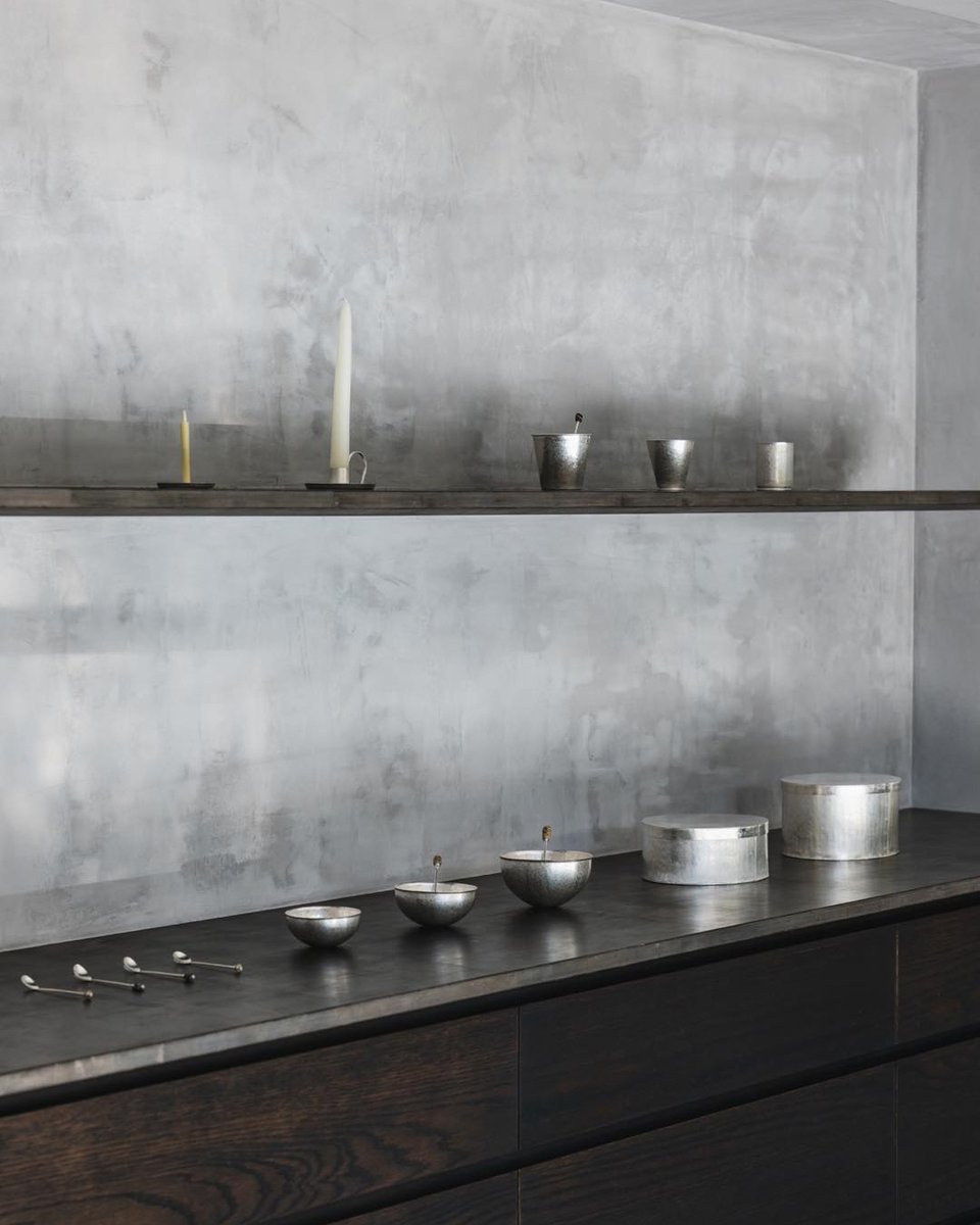 3/2(月)まで、HIN青山にて、金工作家・鎌田奈穂による個展を、開催し