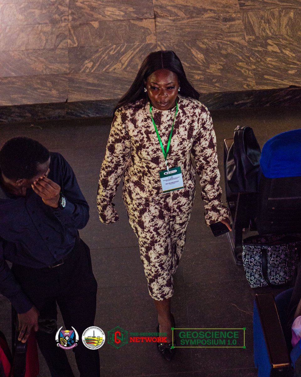 Ayoleyi 💐 tweet media