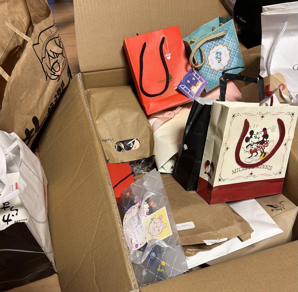 はしゃ【ふぇんねる】 tweet media